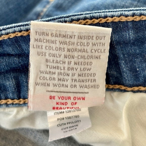 Torrid Stretch Denim Bermuda Jean Shorts Womens Plus Size 22 Distressed Raw Hem - Picture 6 of 14